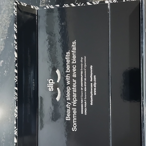 Slip lovely lashes contour sleep mask upc# 810046980804 - Picture 3 of 3